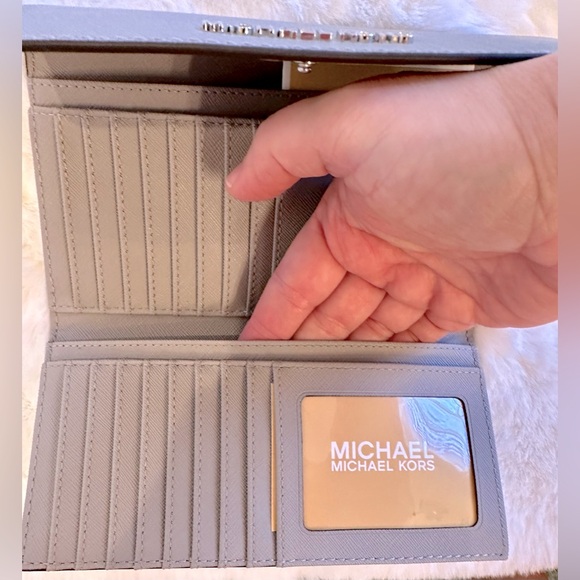 MK! Trifold Leather Wallet/Ash Gray/Jet Set Travel - Picture 8 of 16